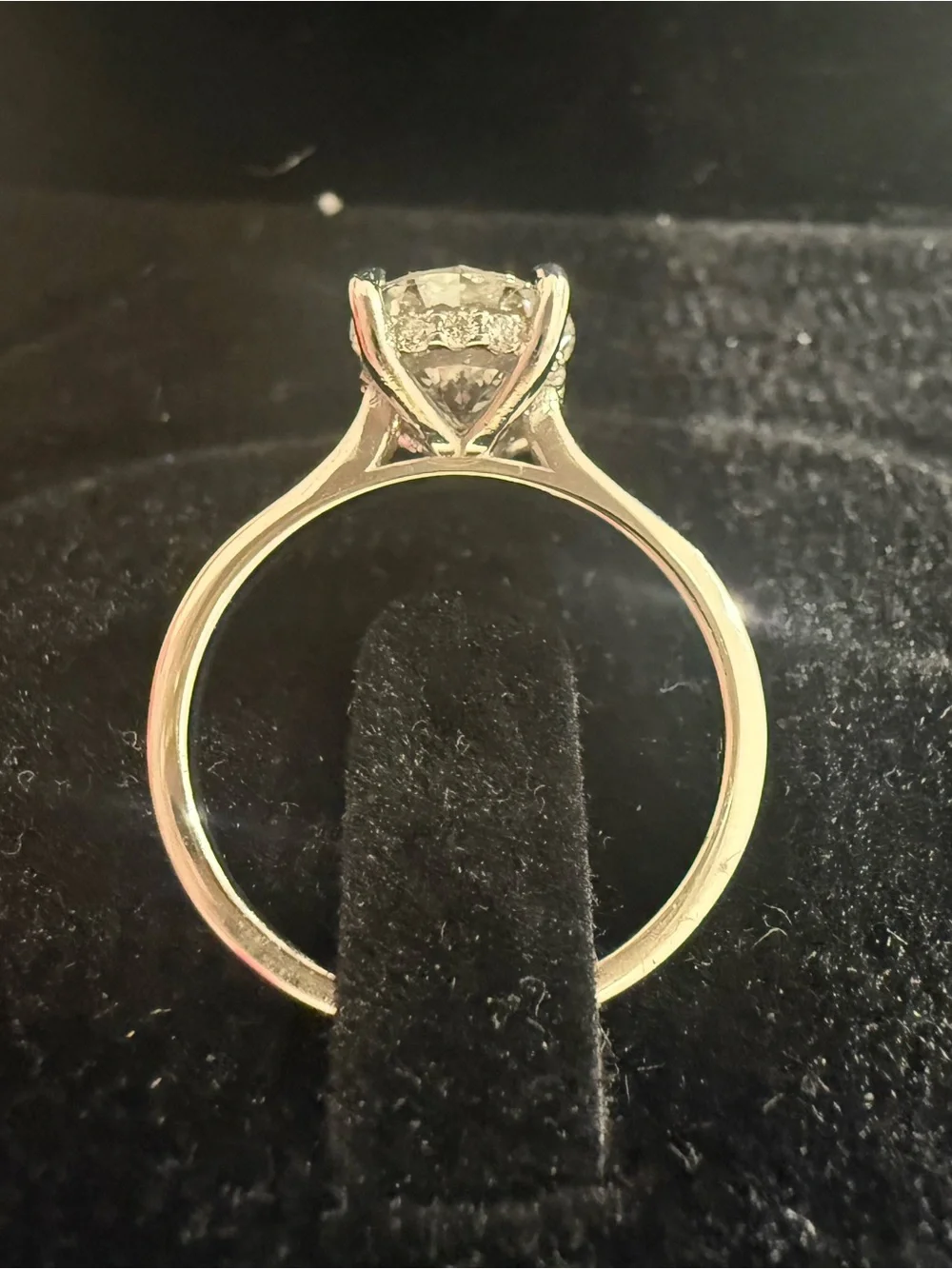 Classic Solitaire Engagement Ring in 18k Gold with 2ct center stone lab Diamond